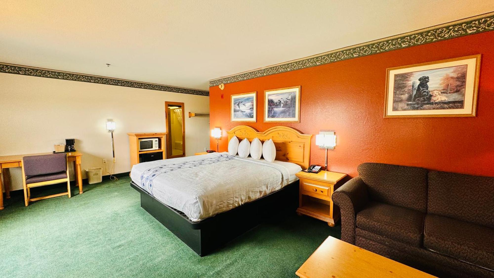 Regency Inn And Suites Stilwell Экстерьер фото