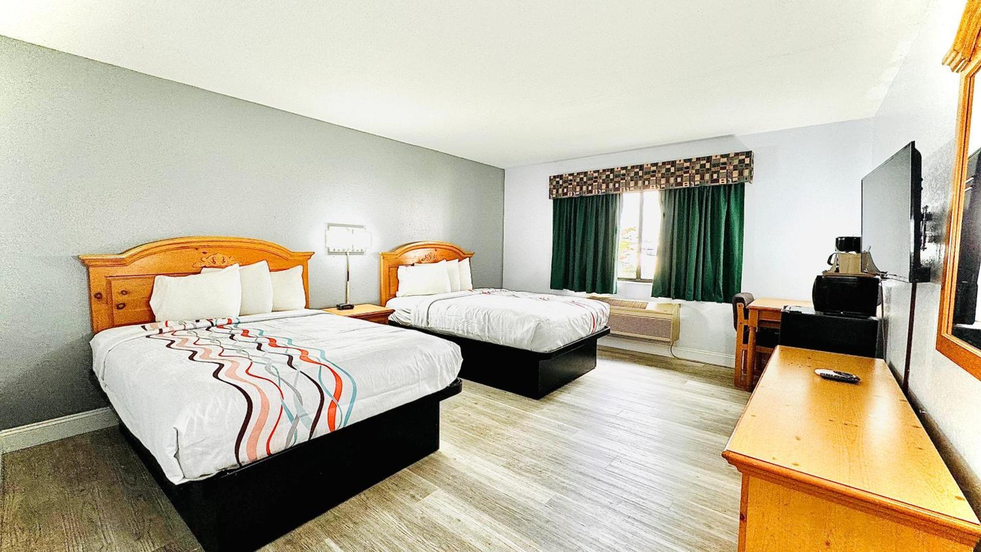 Regency Inn And Suites Stilwell Экстерьер фото