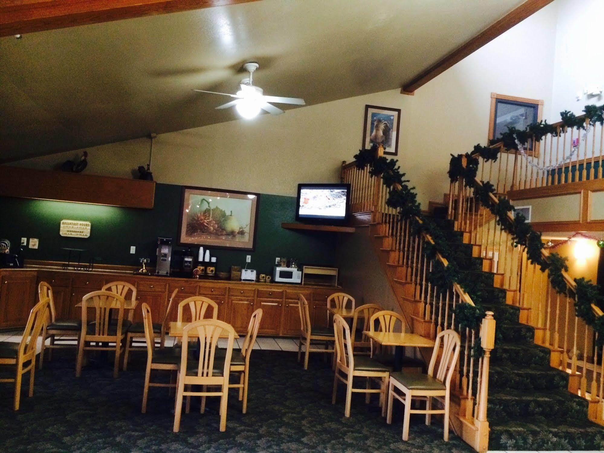 Regency Inn And Suites Stilwell Экстерьер фото
