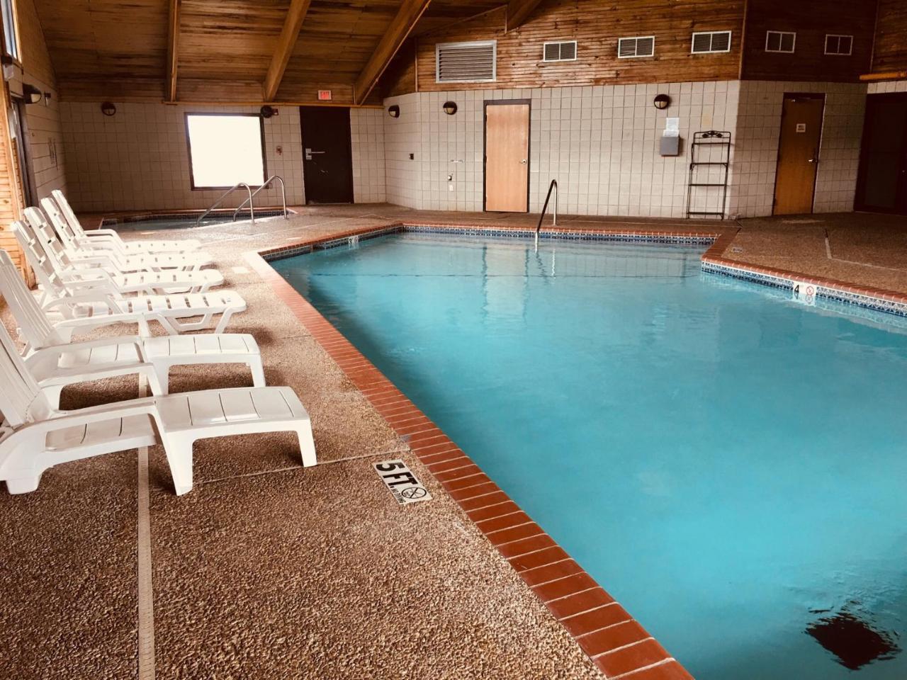 Regency Inn And Suites Stilwell Экстерьер фото