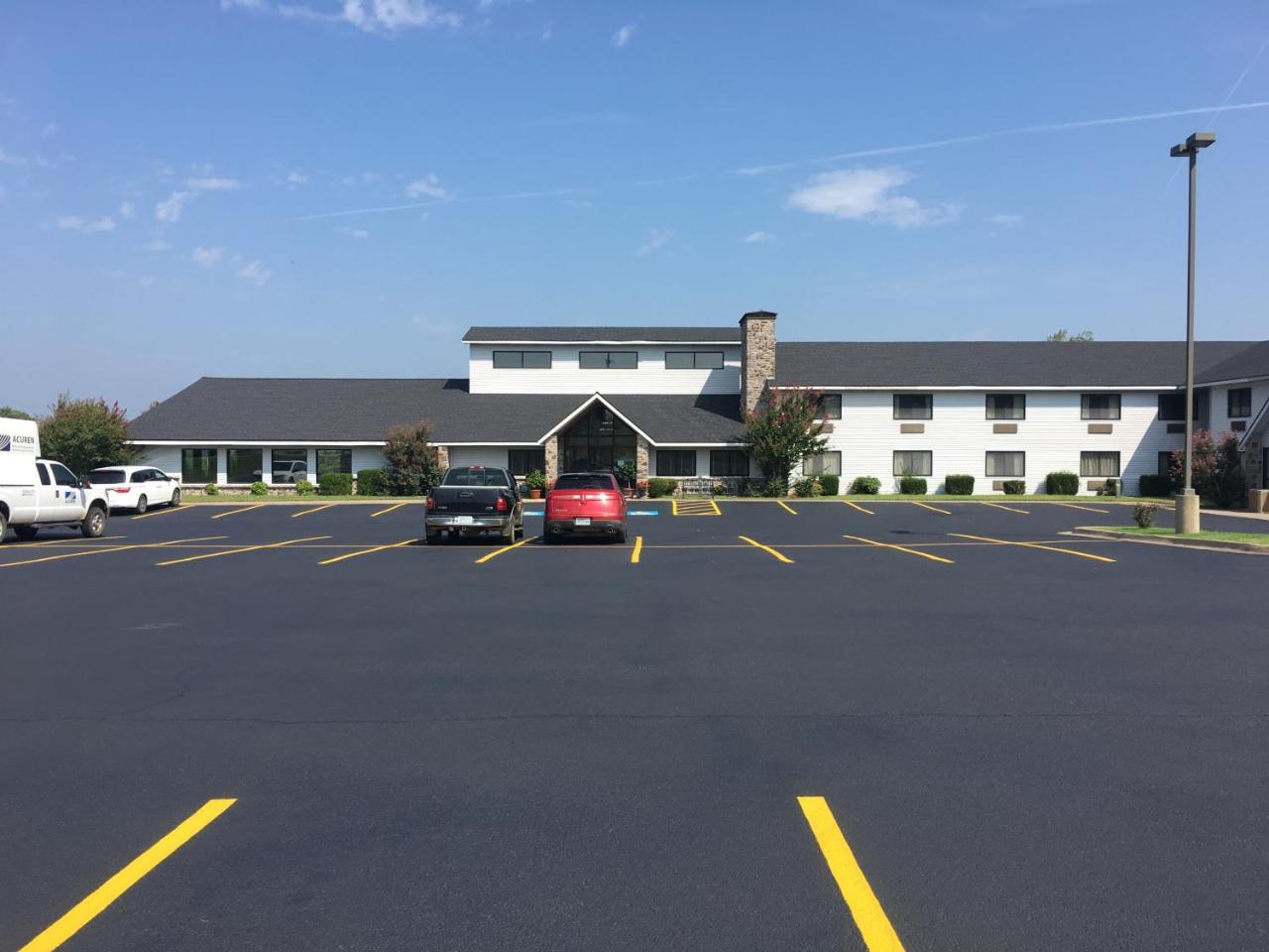 Regency Inn And Suites Stilwell Экстерьер фото