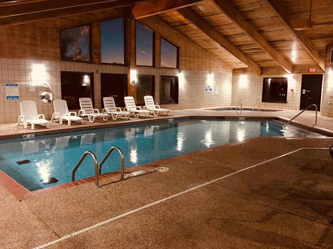 Regency Inn And Suites Stilwell Экстерьер фото
